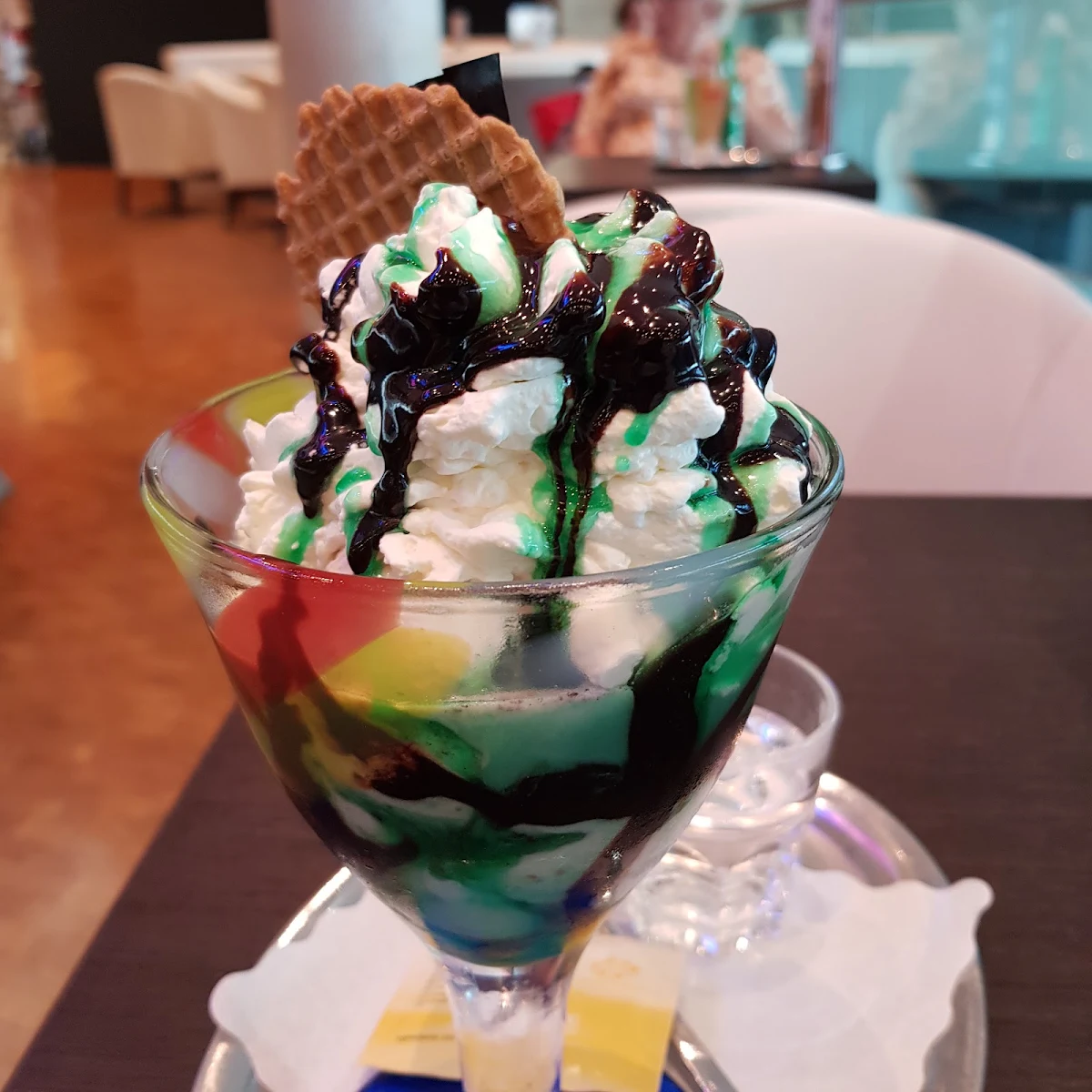 After Eight Becher