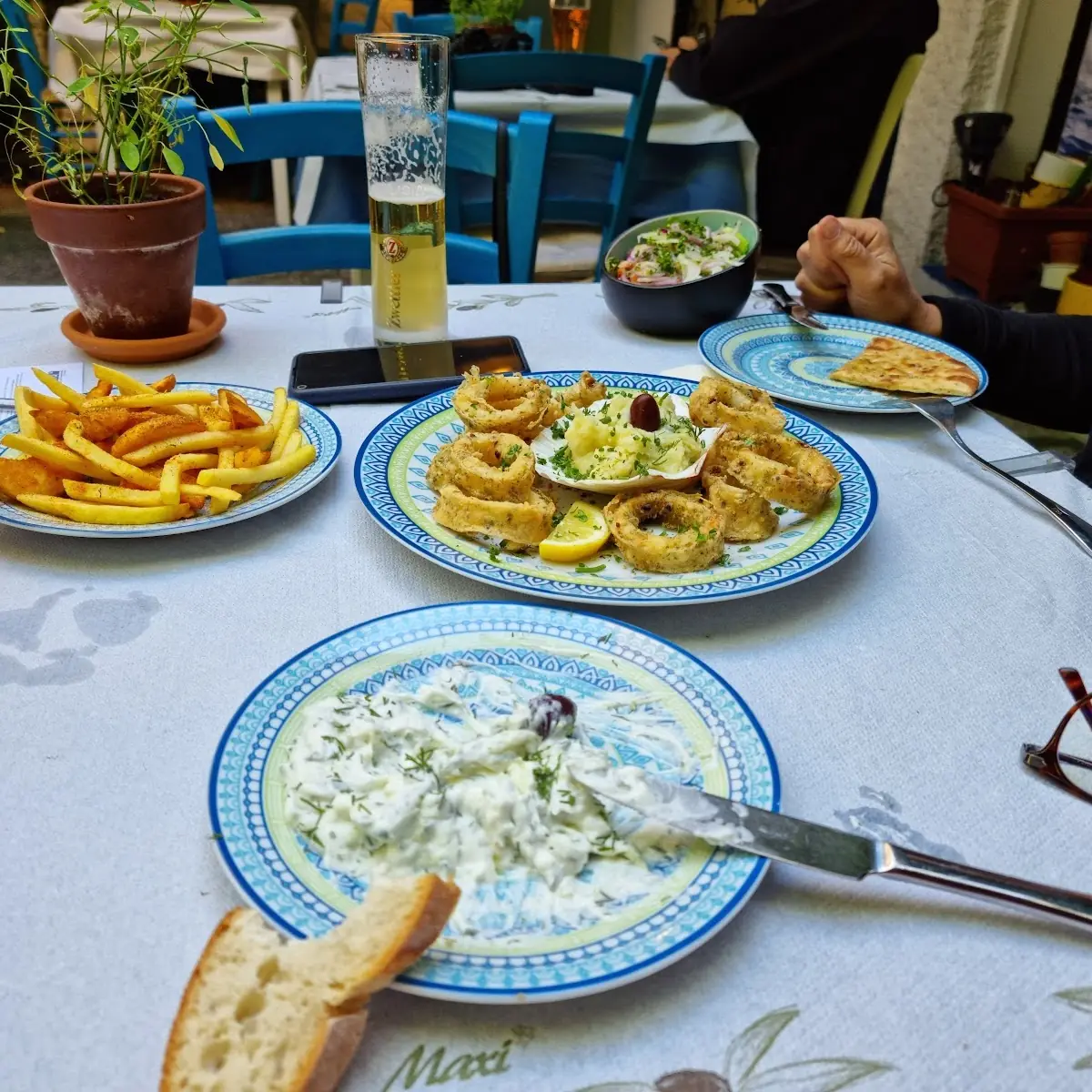 Tsaziki Und Fladenbrot Tintenfischringe