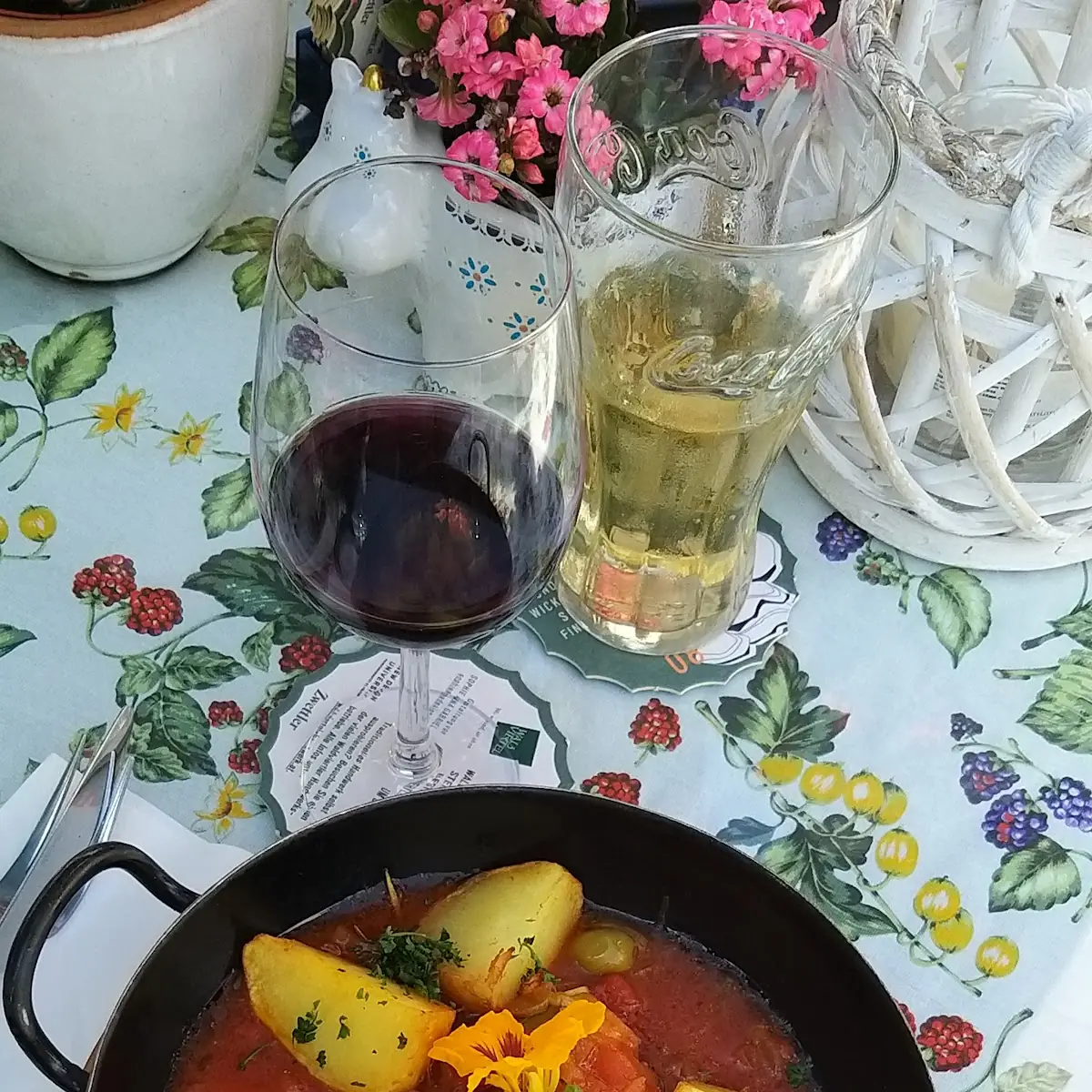 Huhn Auf Spanische Art Huhn Ausgelöst Safran - Zwiebelsauce