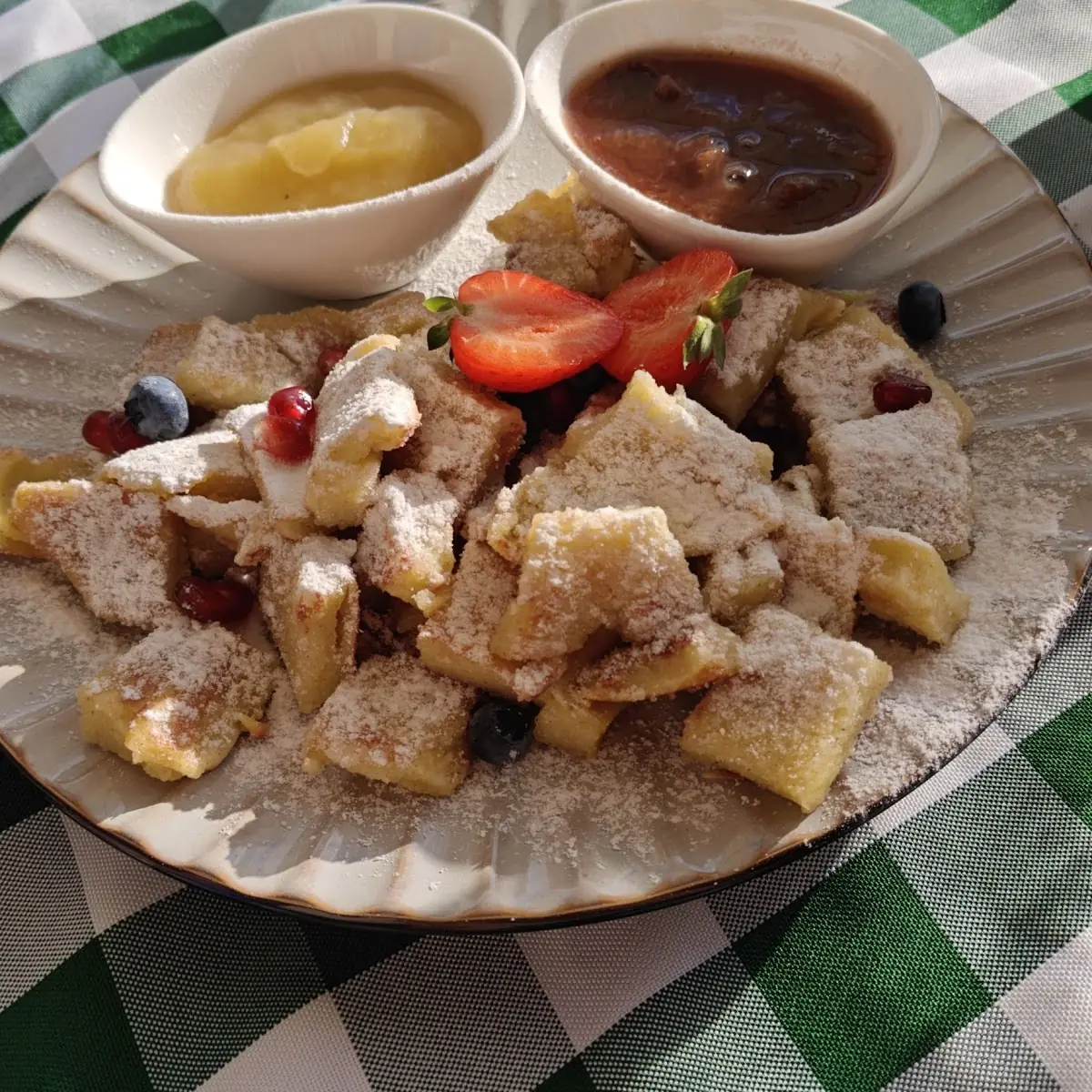 Kaiserschmarrn Mit Zweierlei Kompott