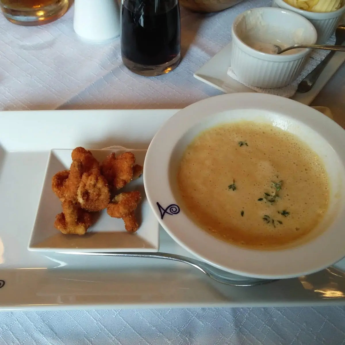 Schaumige Kürbiscremesuppe Mit Panierten Pfifferlingen