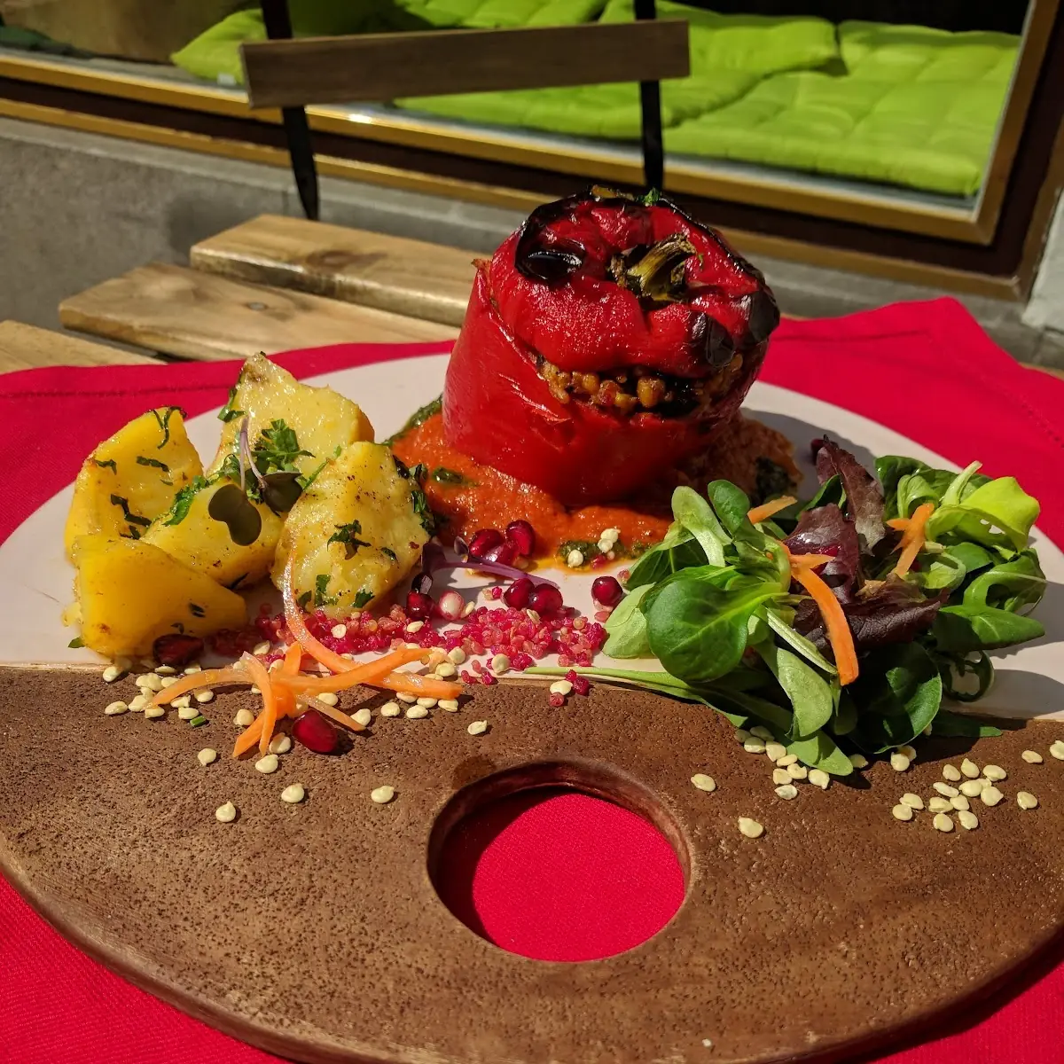 Gefällte Paprika Mit Petersilie Kartoffeln