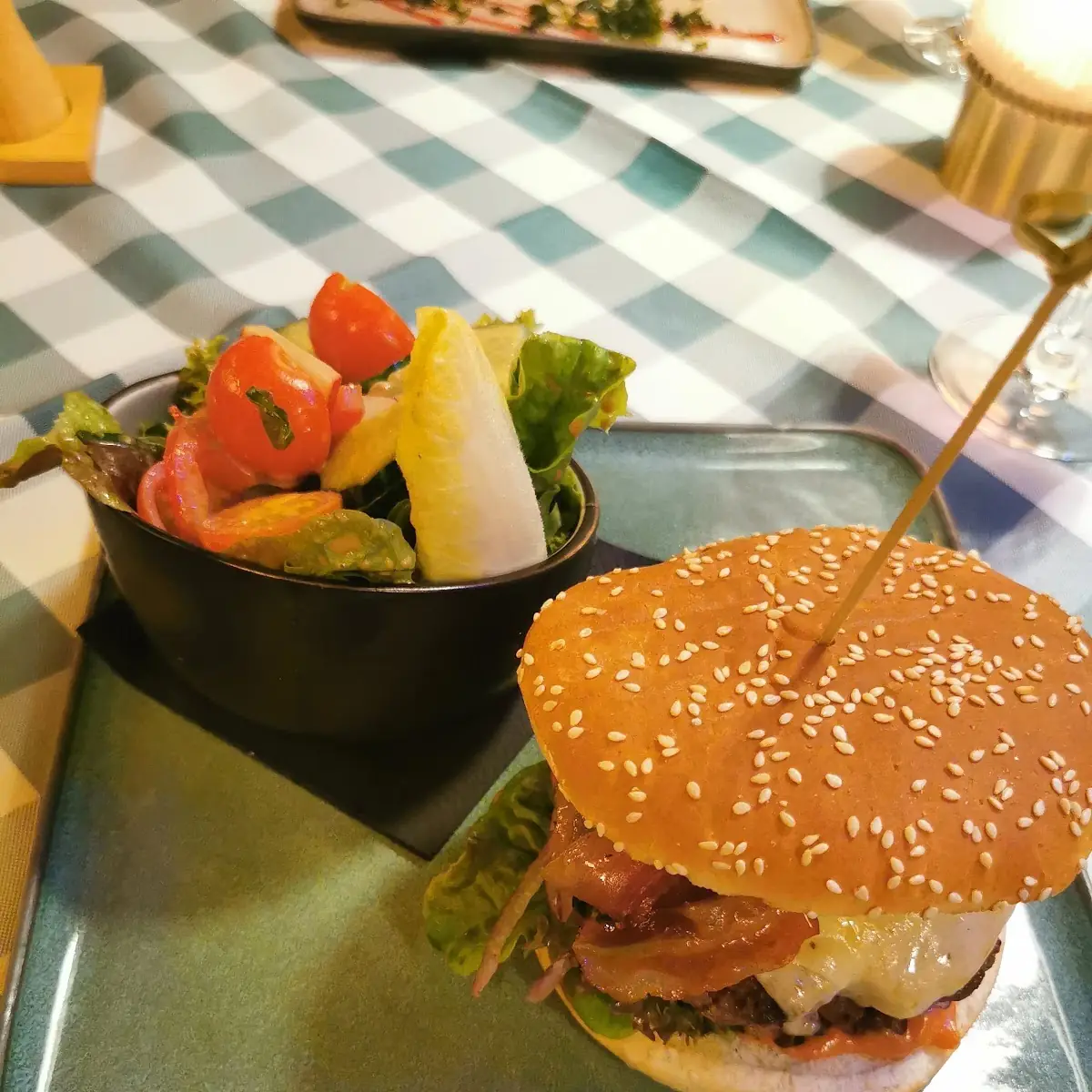 Mm Burger