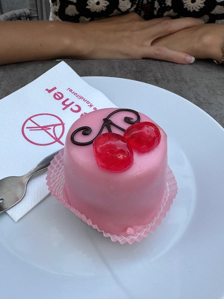 Punschkrapfen