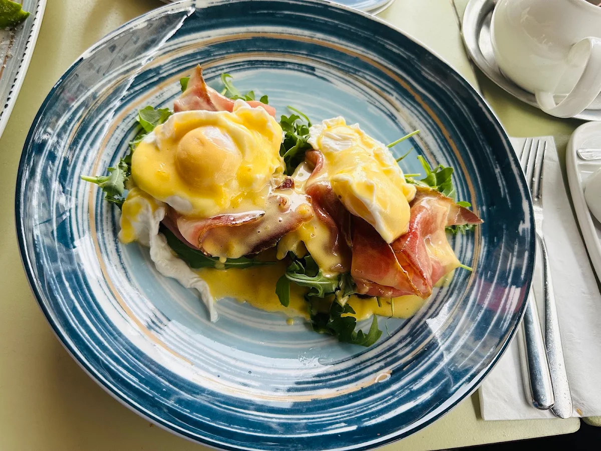Eggs Benedict
