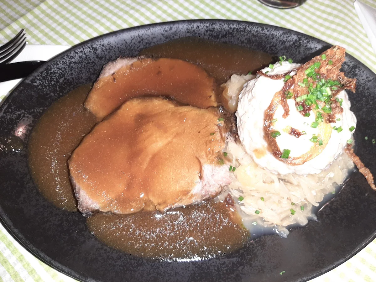 Schweinebraten Mit Knödel Und Kraut