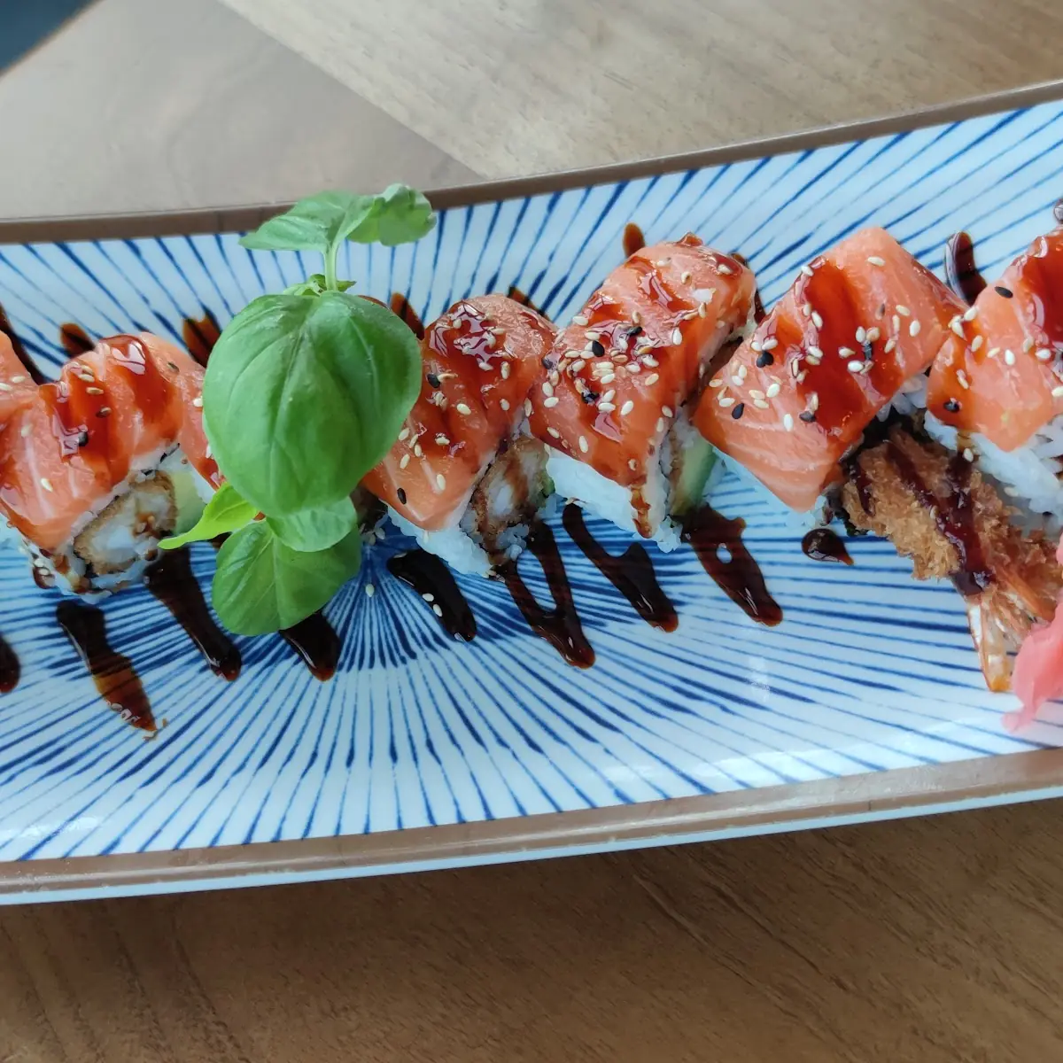 Aburi Salmon Roll