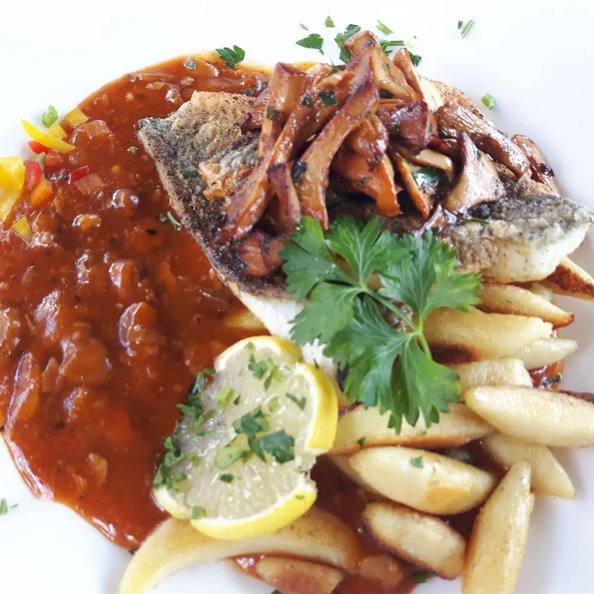 Dorade Mit Schupfnudeln Und Schwammerlgulasch