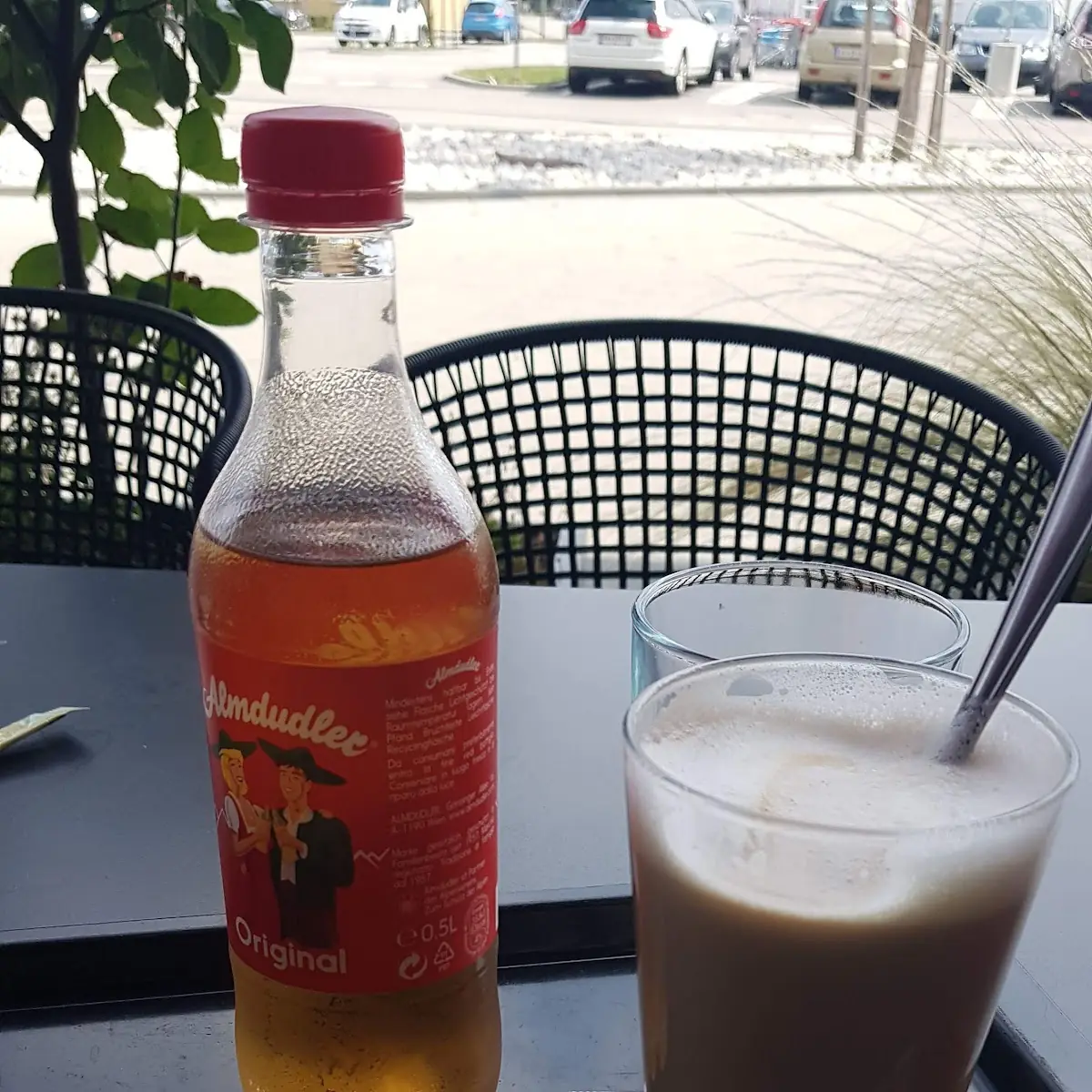 Café Latte Und Almdudler