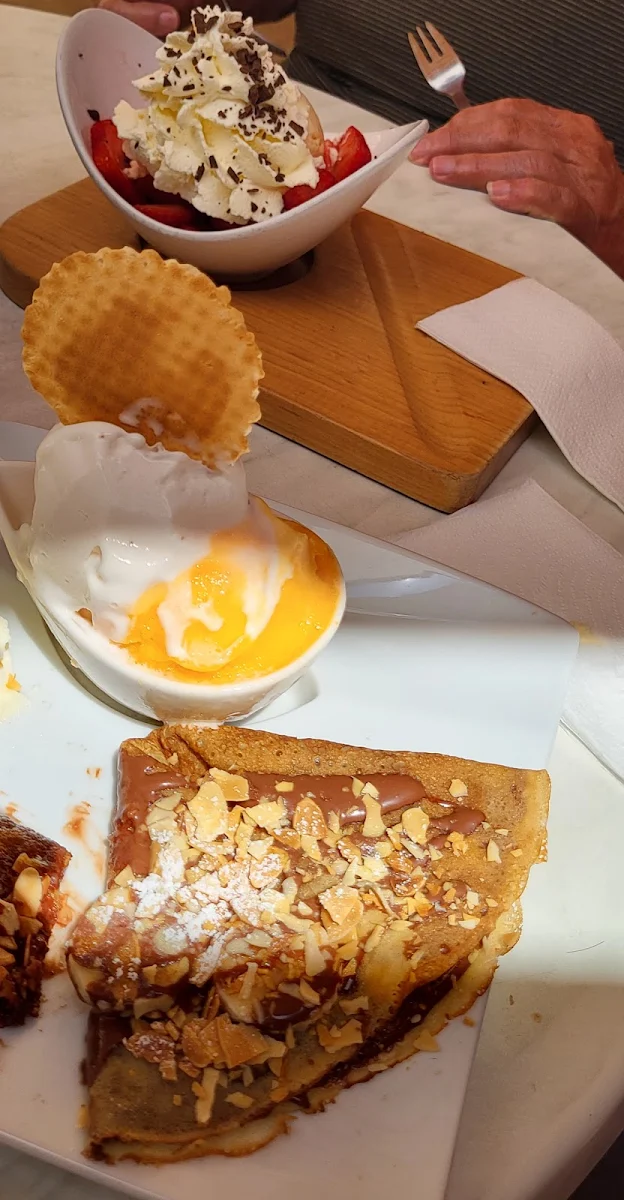 Nutella Palatschinken Mit Extra Eiskugeln