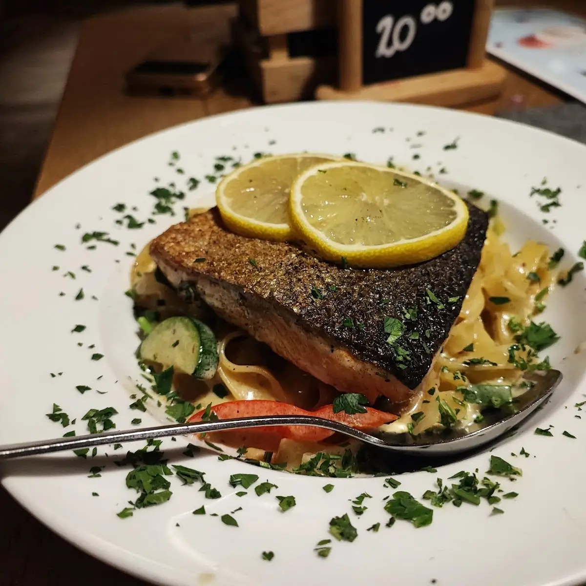 Salmone Con Tagliatelle