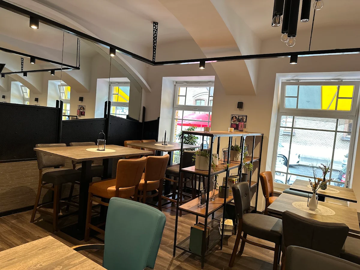Millennium Cafe & Bar Titelbild