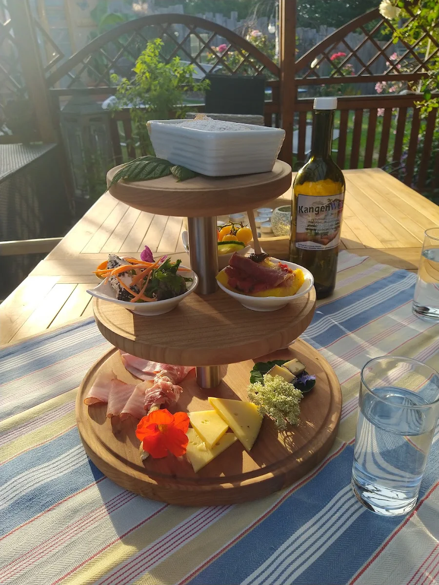 Essen und Trinken, Hügellandhof Fam. Uitz im Südburgenland