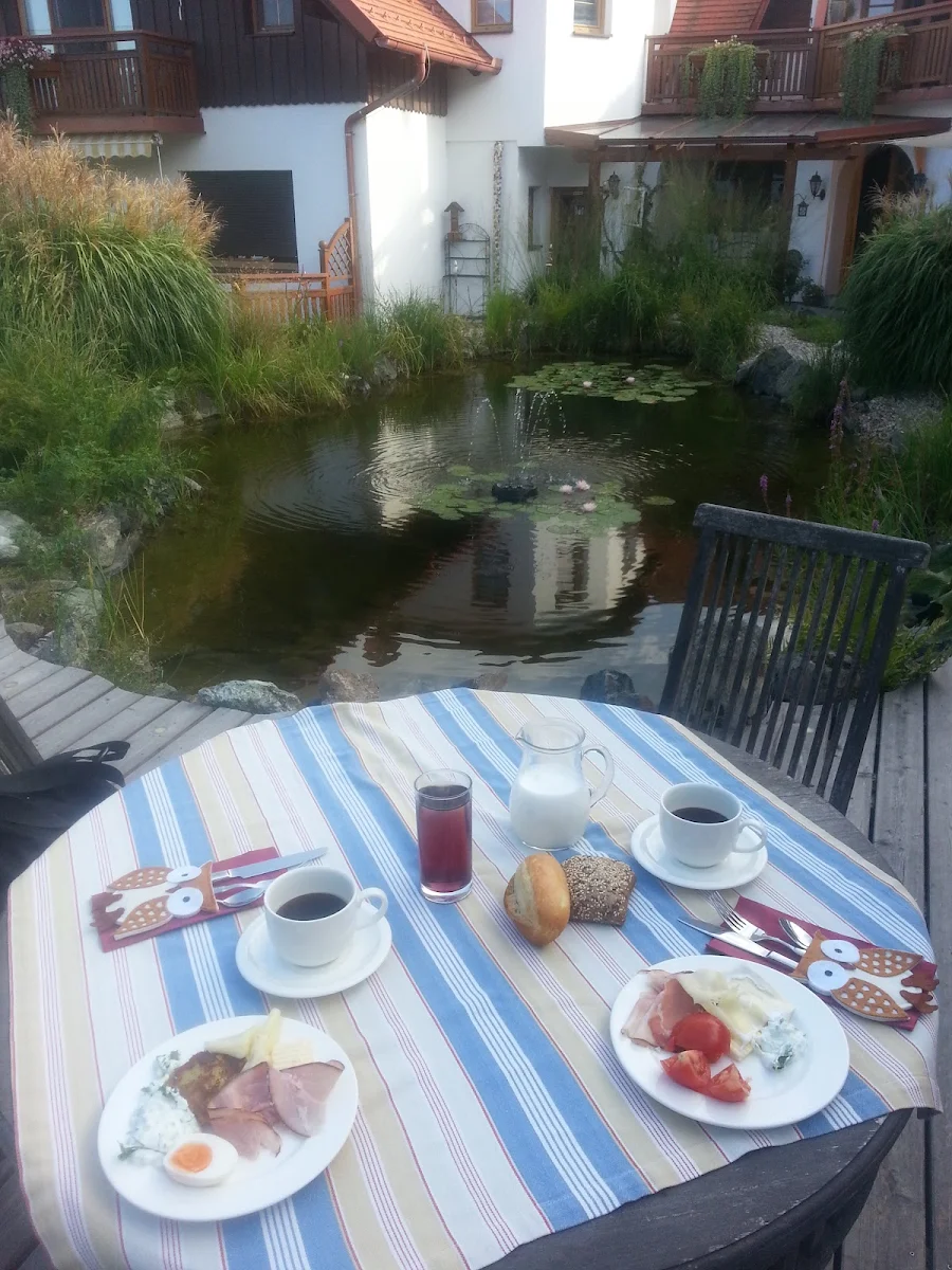 Essen und Trinken, Hügellandhof Fam. Uitz im Südburgenland