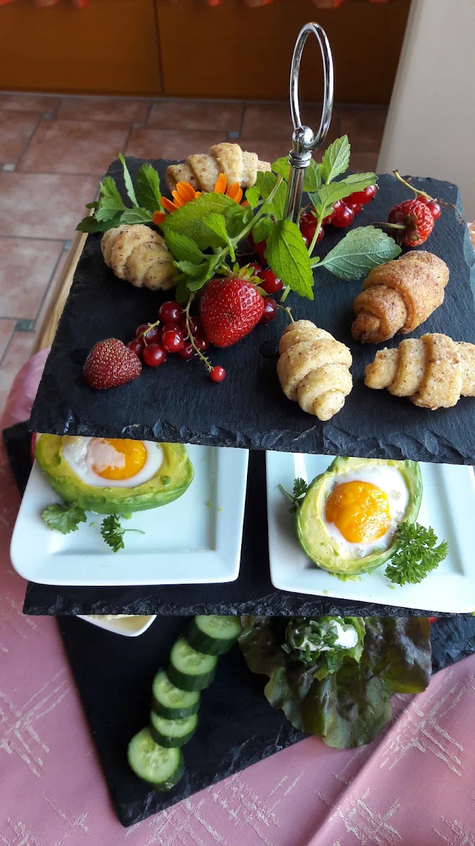 Essen und Trinken, Hügellandhof Fam. Uitz im Südburgenland