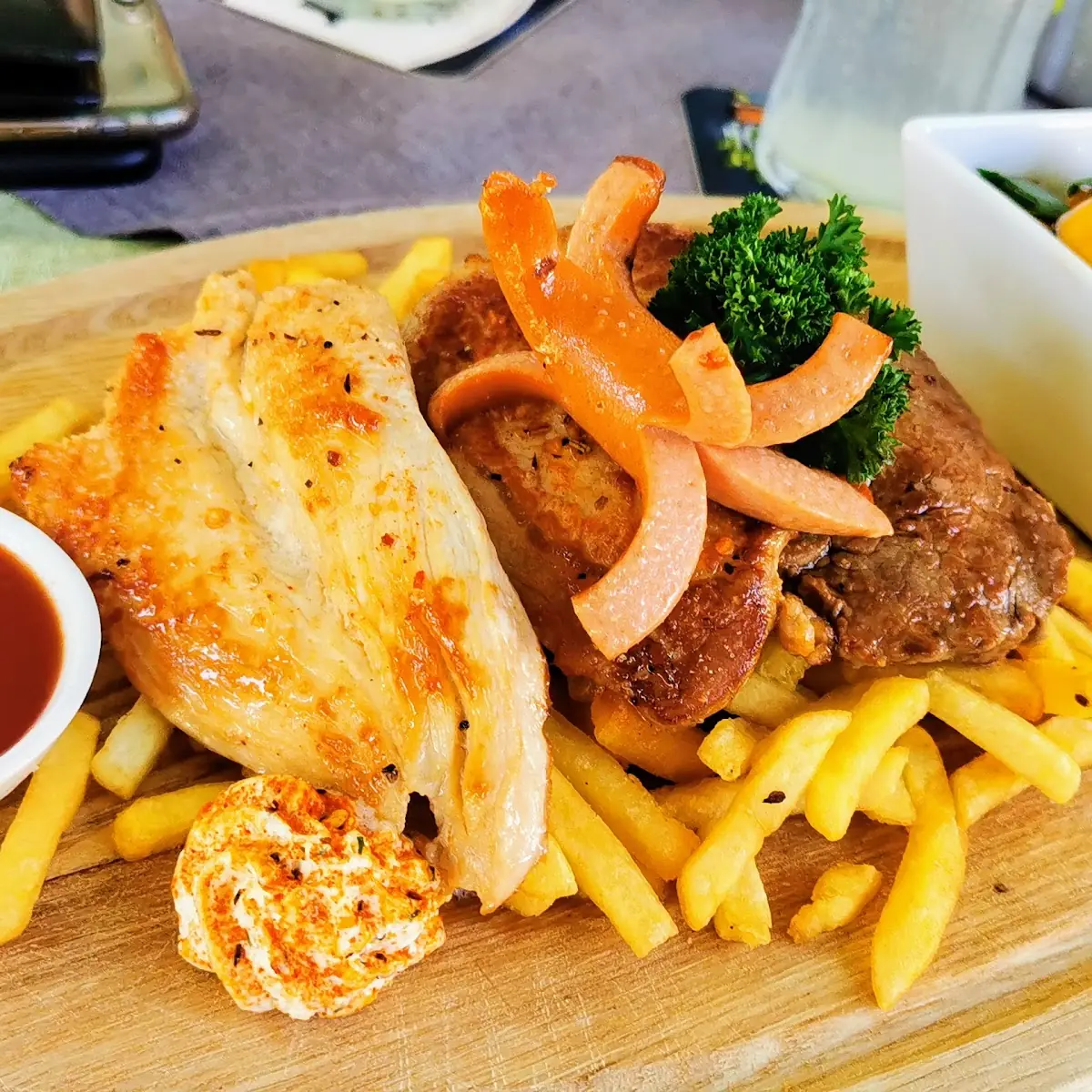 Essen und Trinken, KIWI Restaurant