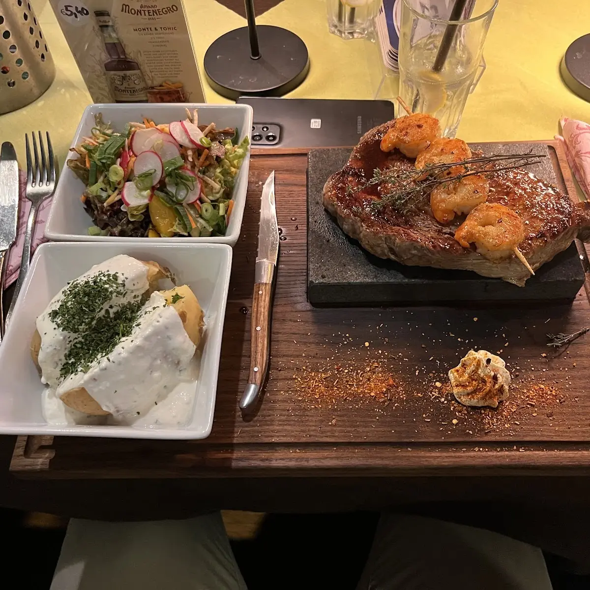Essen und Trinken, KIWI Restaurant