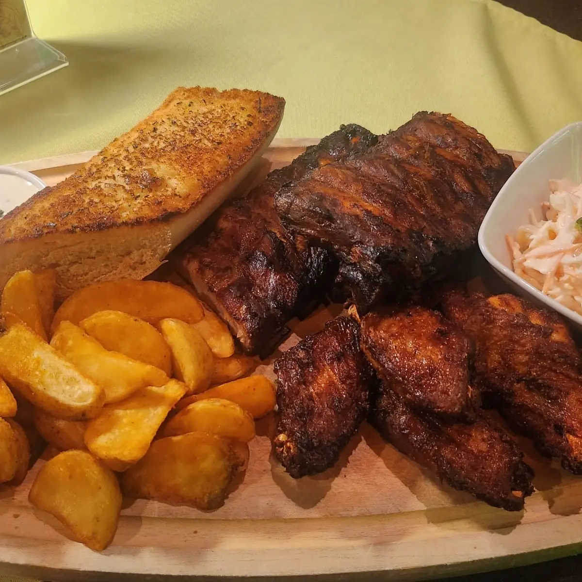 Essen und Trinken, KIWI Restaurant