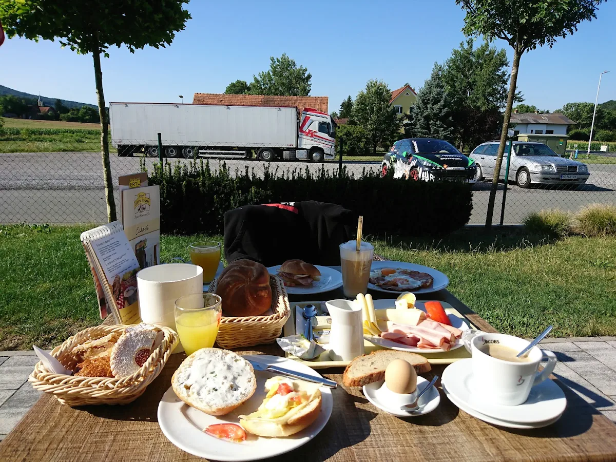 Essen und Trinken photo 3