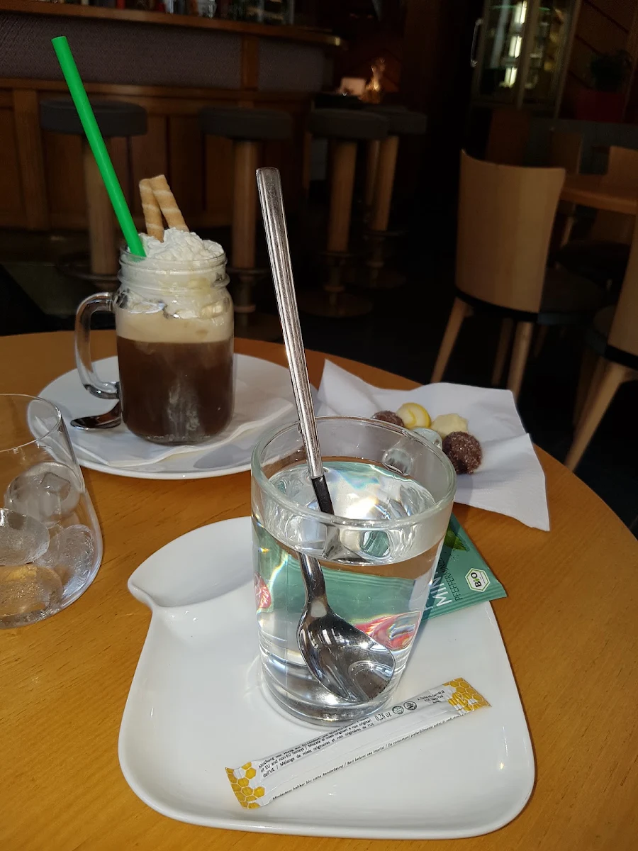 Essen und Trinken photo 2