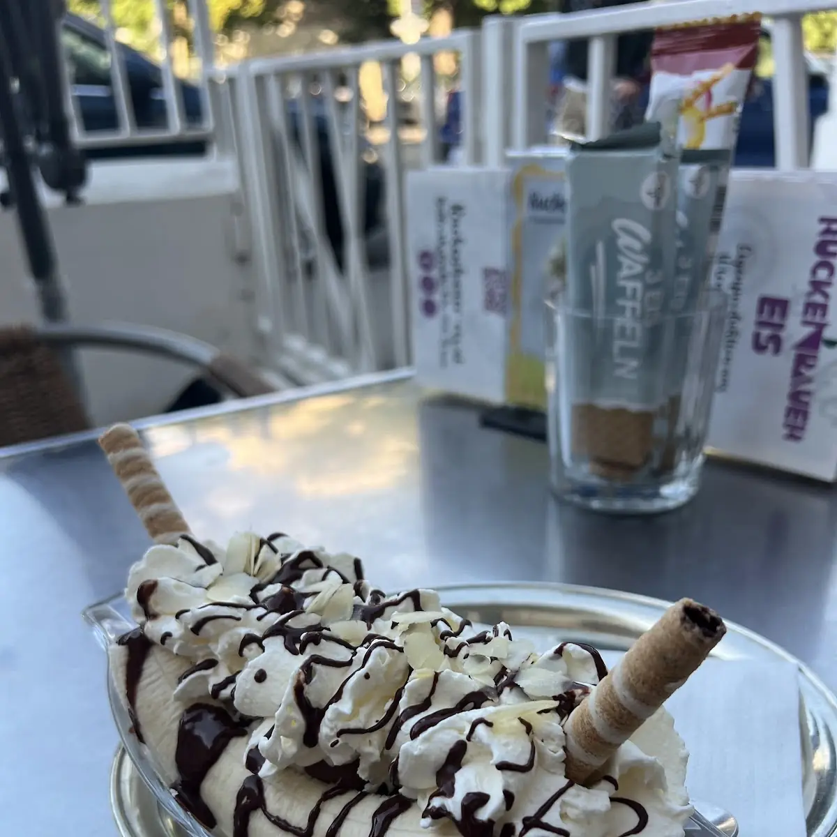 Essen und Trinken, Eissalon Ruckenbauer