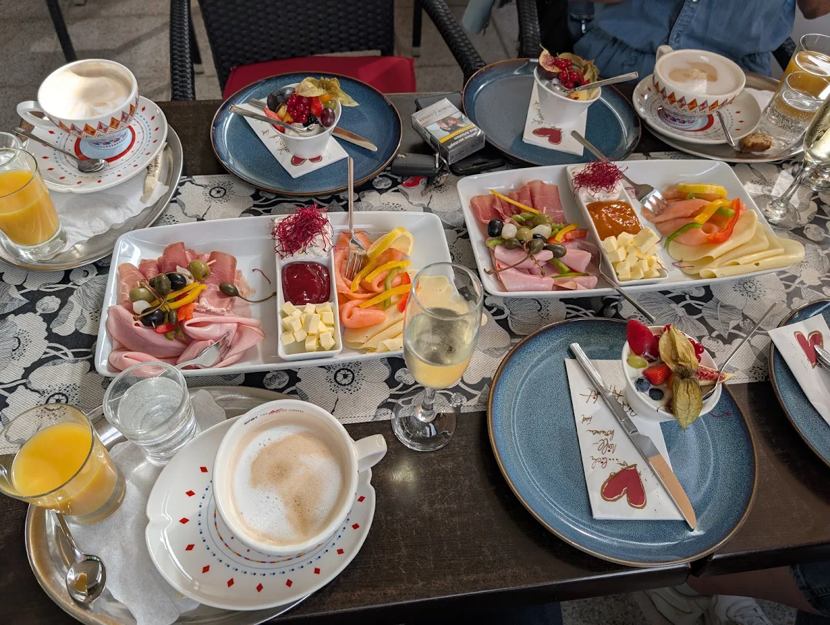 Essen und Trinken photo 1