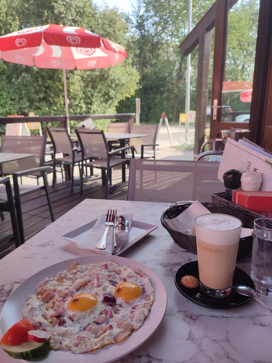 Essen und Trinken photo 2