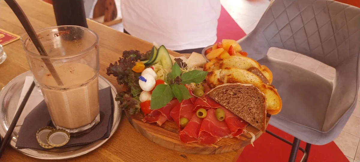 Essen und Trinken photo 3