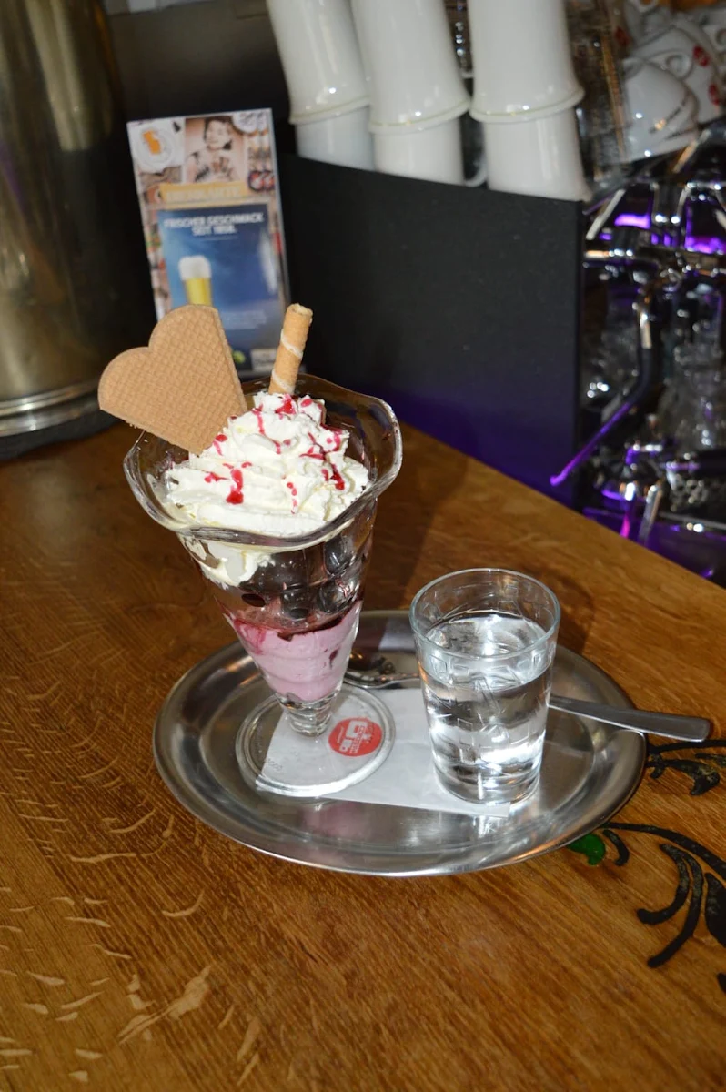 Essen und Trinken photo 2