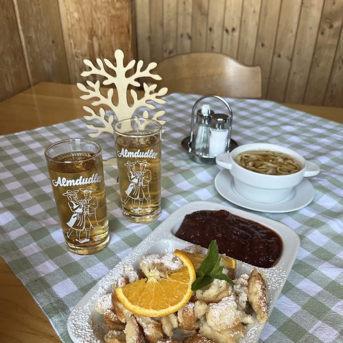 Essen und Trinken photo 2