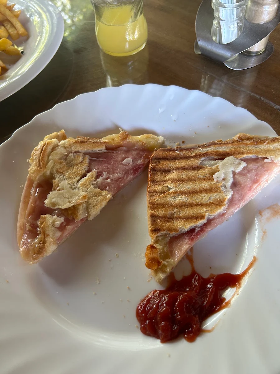 Essen und Trinken, Imbiss Zur Zentrale Fam. Husek