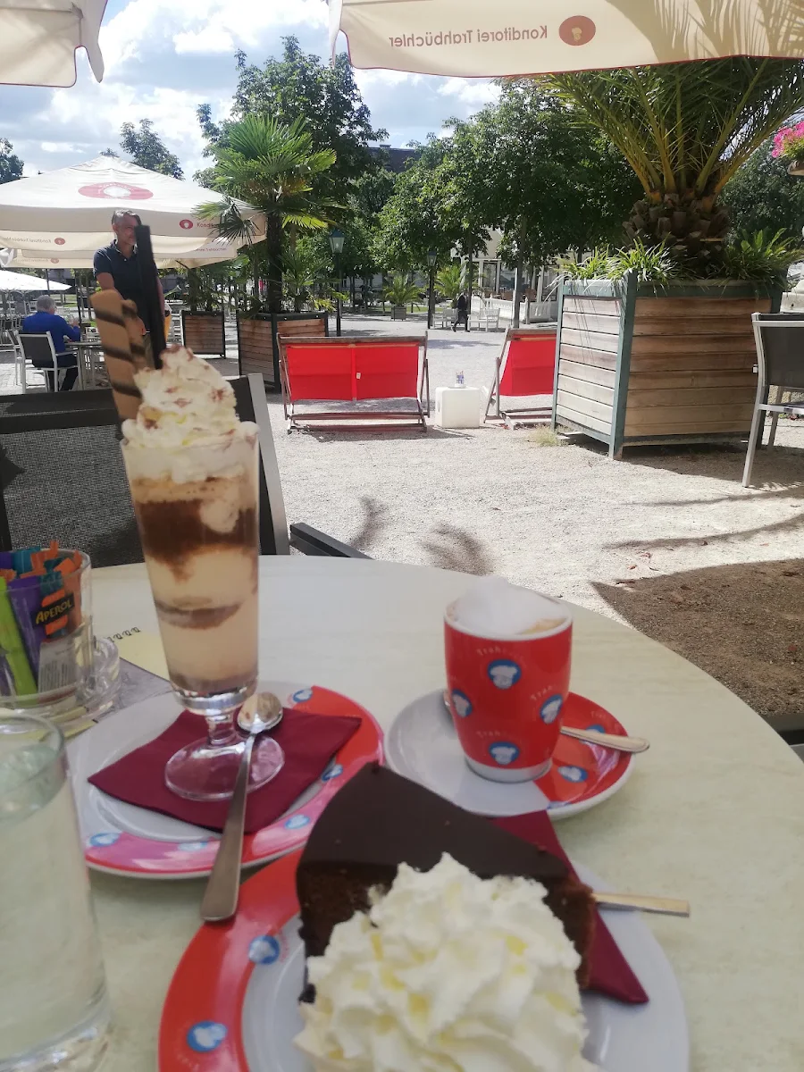 Essen und Trinken photo 1