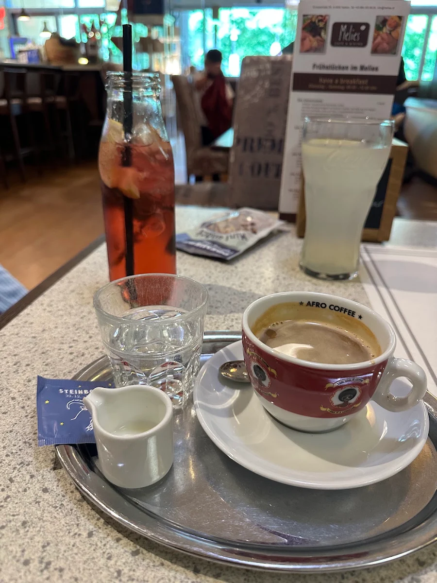 Essen und Trinken photo 2