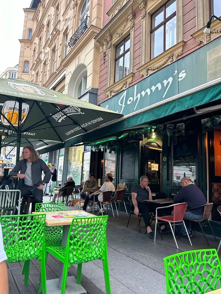 Johnny's Pub Titelbild
