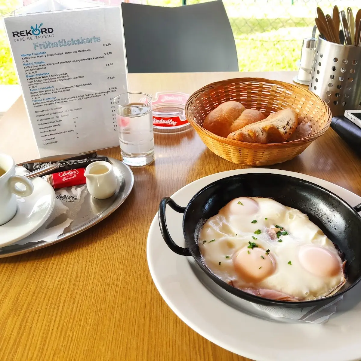 Essen und Trinken photo 2
