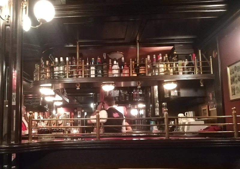 Millas Bar