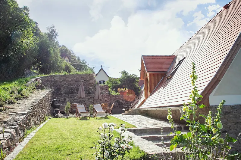Appartements Adam-Mühle - Weinbau und Heuriger Familie Pölzer