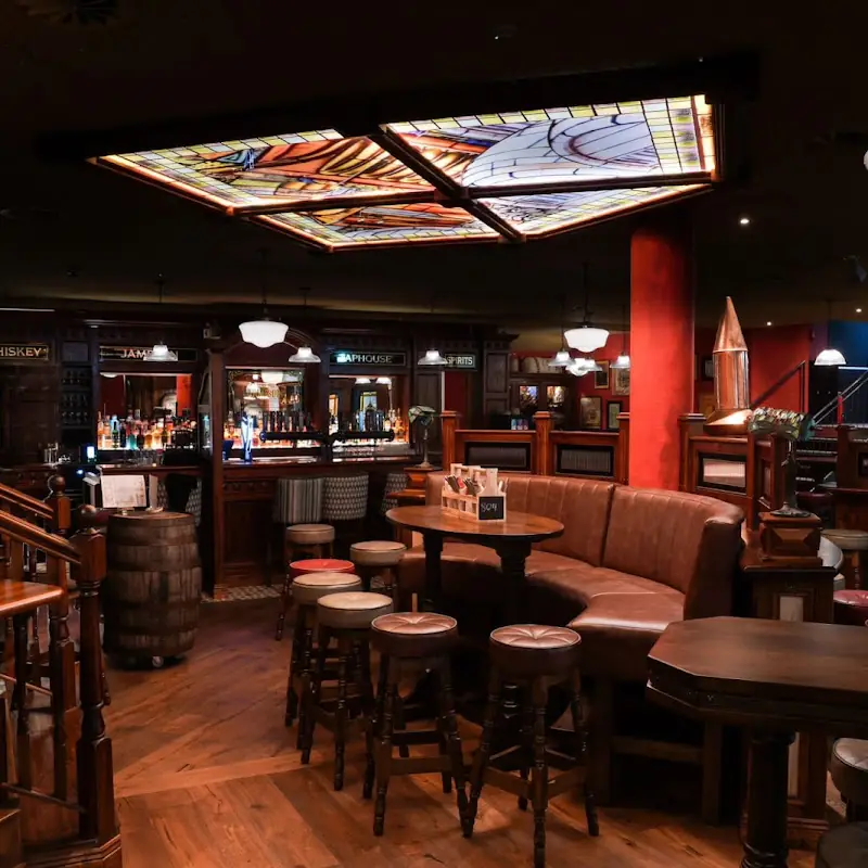 Sunny James Irish Pub