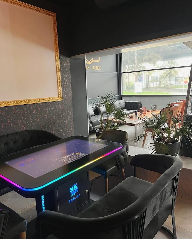MOD Café - Bar - Lounge