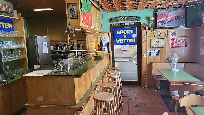 Roli's Cult Bistro
