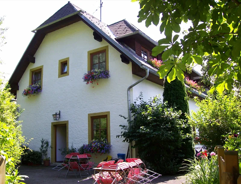 Gasthof Kirchmoar Inh Christine Grasser Backhendlstation
