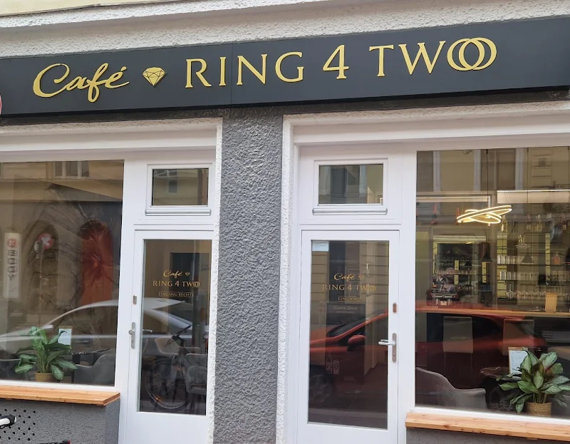 Cafe Ring 4 Two