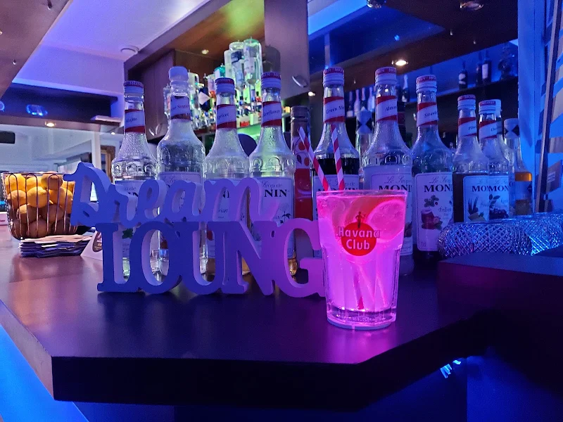 XV CAFE BAR