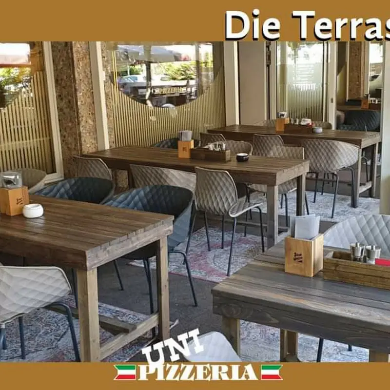 Uni-Pizzeria