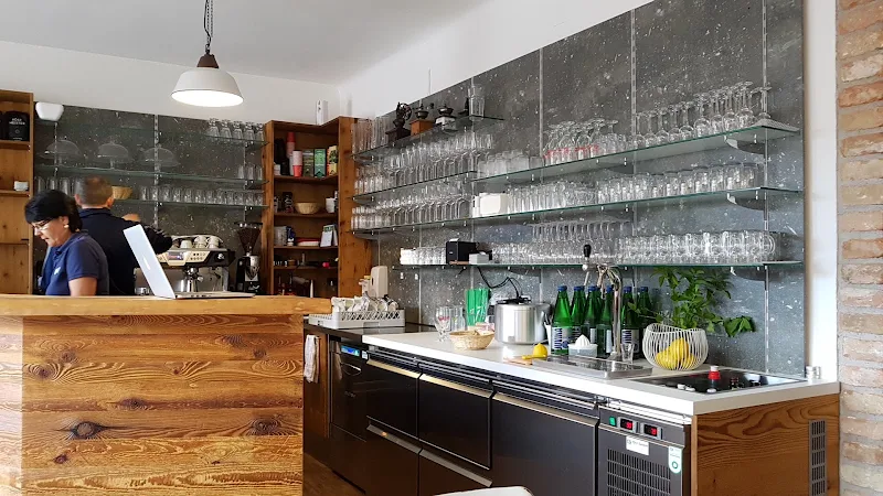 Café Weinbar Michl - Alles zu seiner Zeit