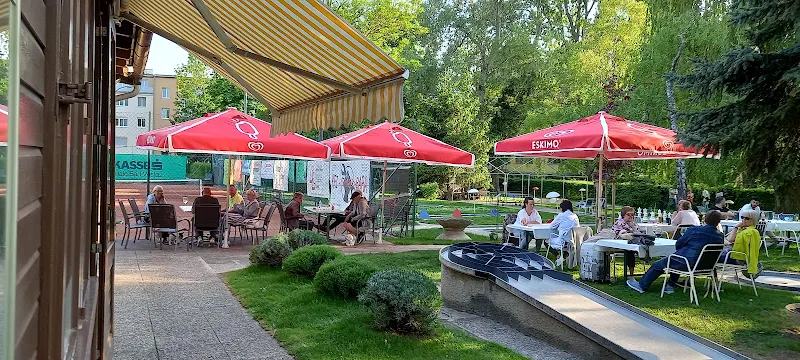 Chris' Corner Minigolf und Tennis