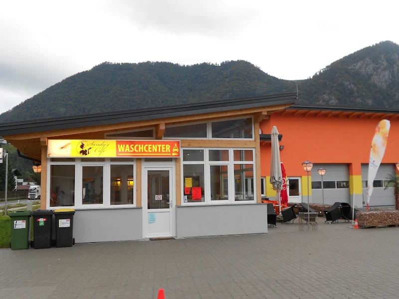 Sandy's Café