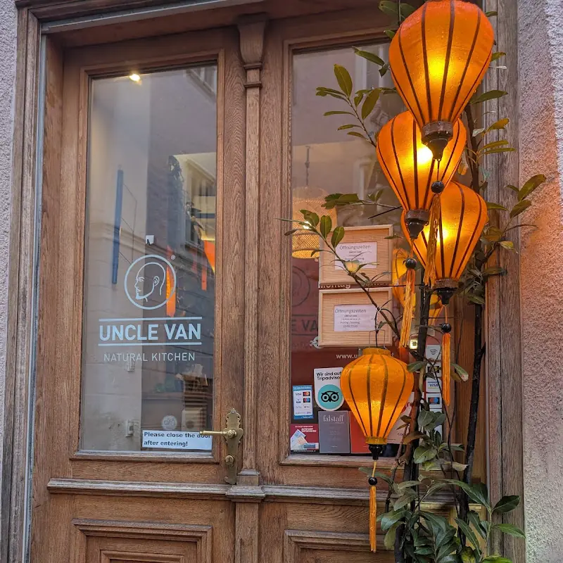 UNCLE VAN-Steingasse