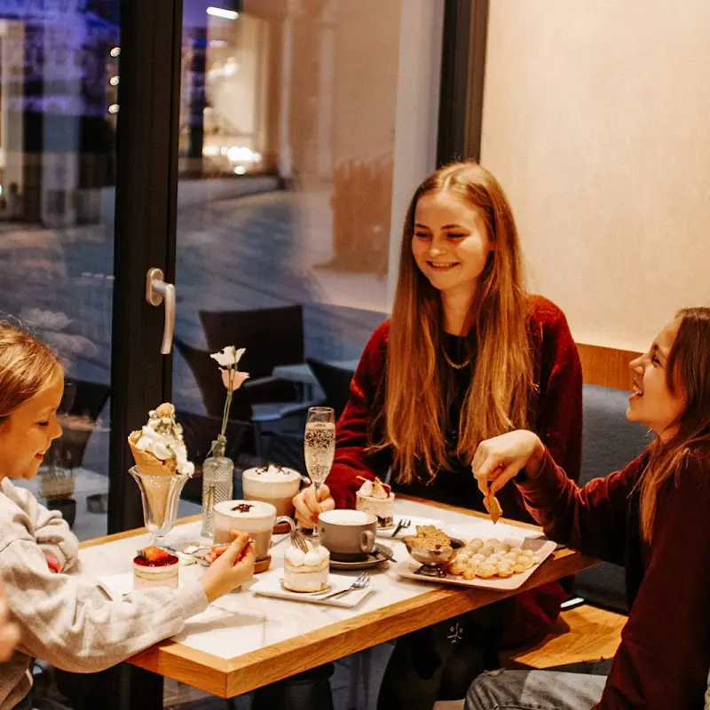 Alpz gelato & cafe