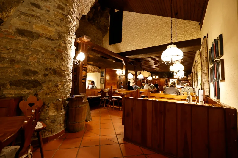 Felsenheuriger & Weingut Wolfgang Freudorfer